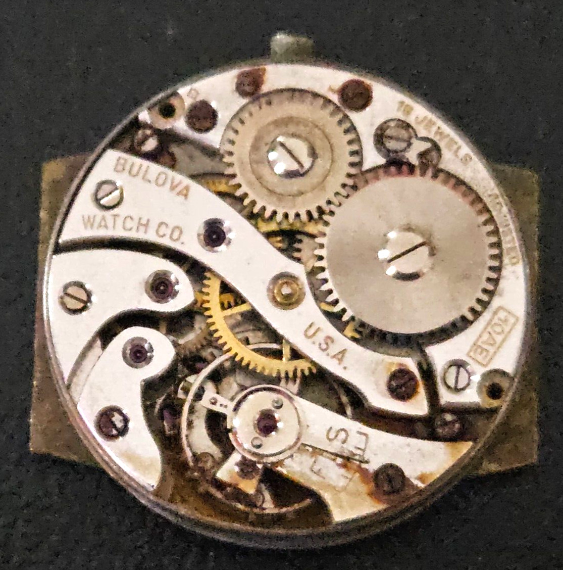 BULOVA 10AE 17J Watch Movement (REMOVED FROM GOLD CASE) LOT.125