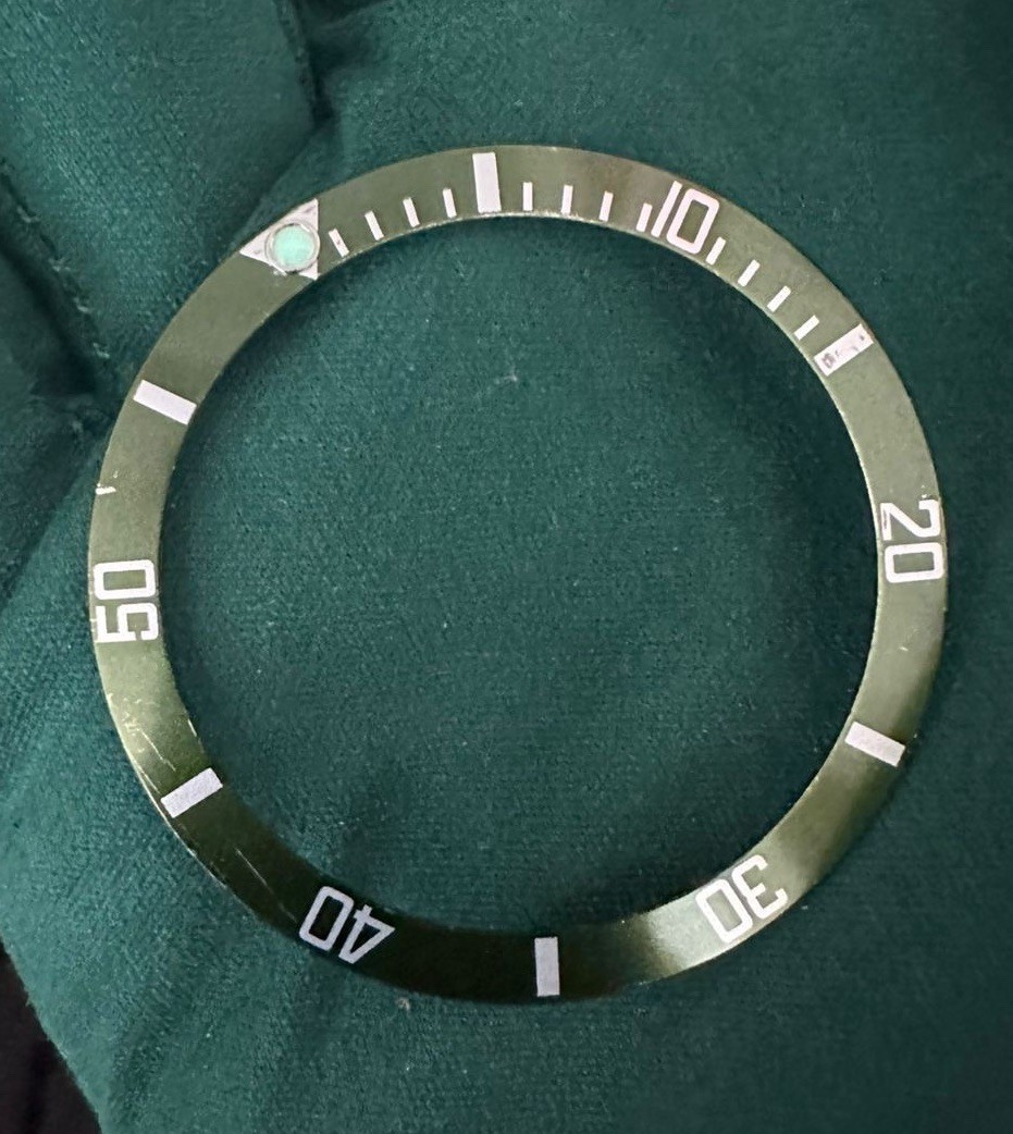 Authentic Rolex Submariner Kermit 16610LV Green Bezel Bezel Insert Rare OC#61225
