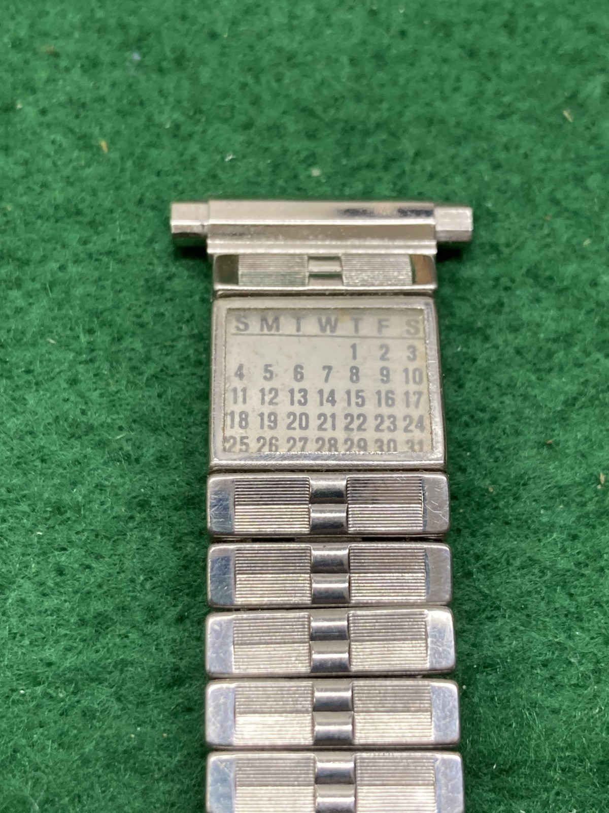 Vintage Men’s Wrist Watch Band with Calendar!