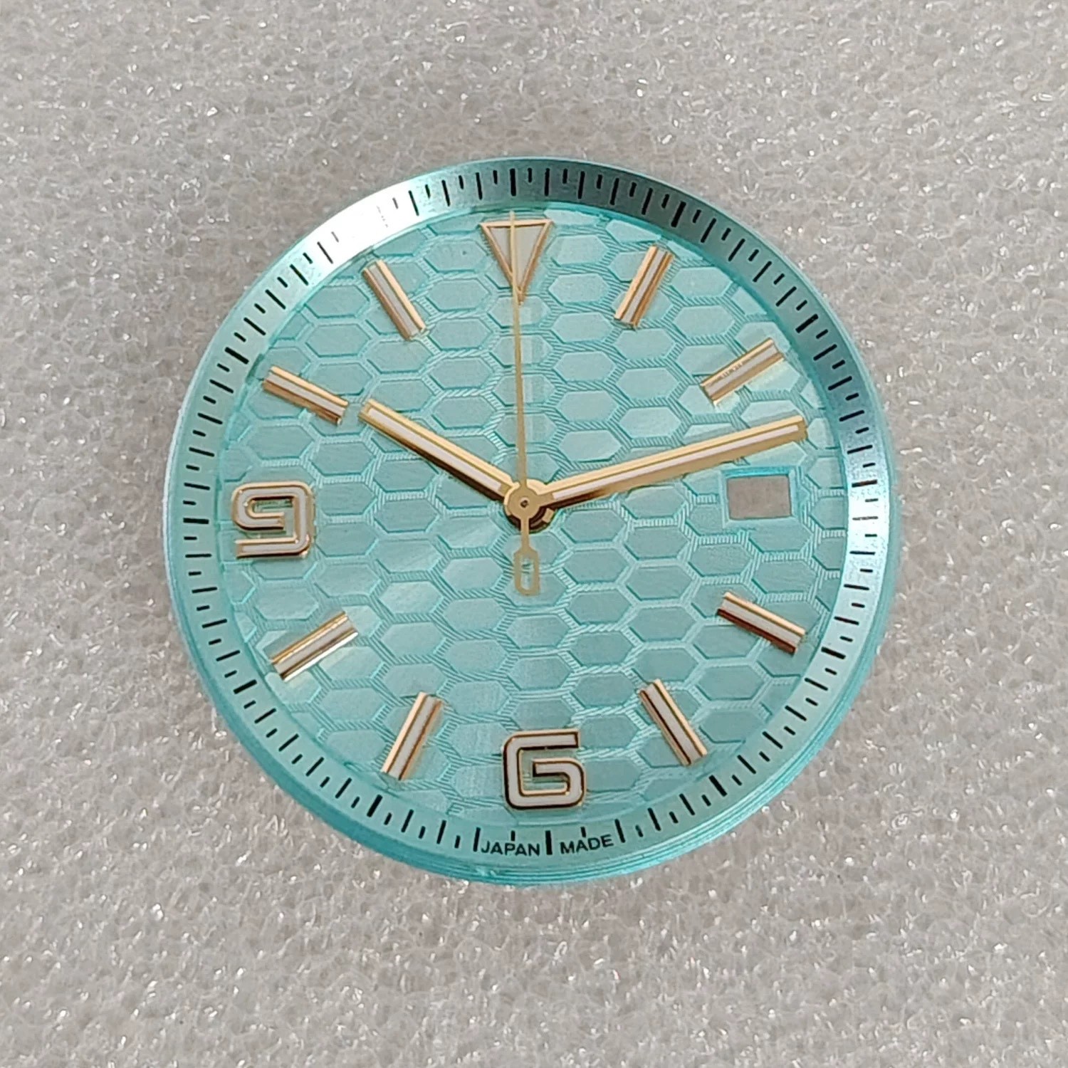 33.8mm Honeycomb Luminous Watch Dial + Gold Hand Set for NH35 NH36 Date