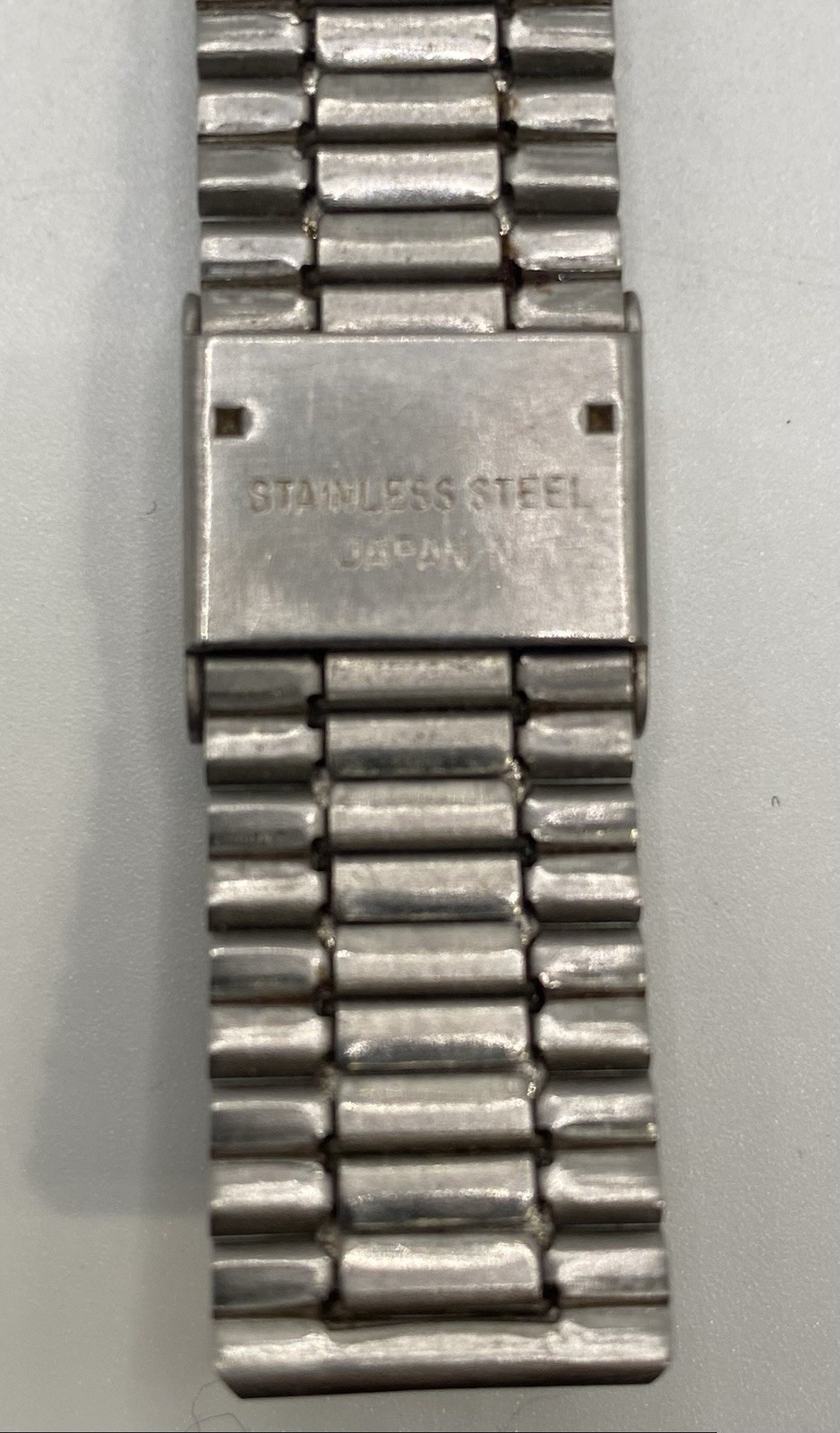 Casio 308 AQ-222 SS Quartz Vintage Men’s Watch For Parts See Description