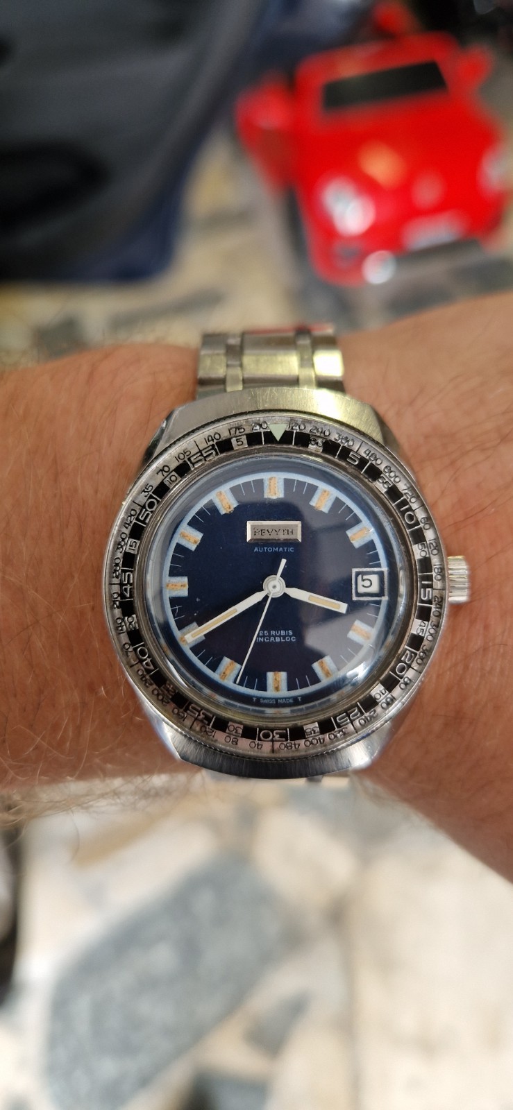 Diver Revyth 1970 Caribbean Men’s Steel Bakelite Bezel 37mm Screw Crown