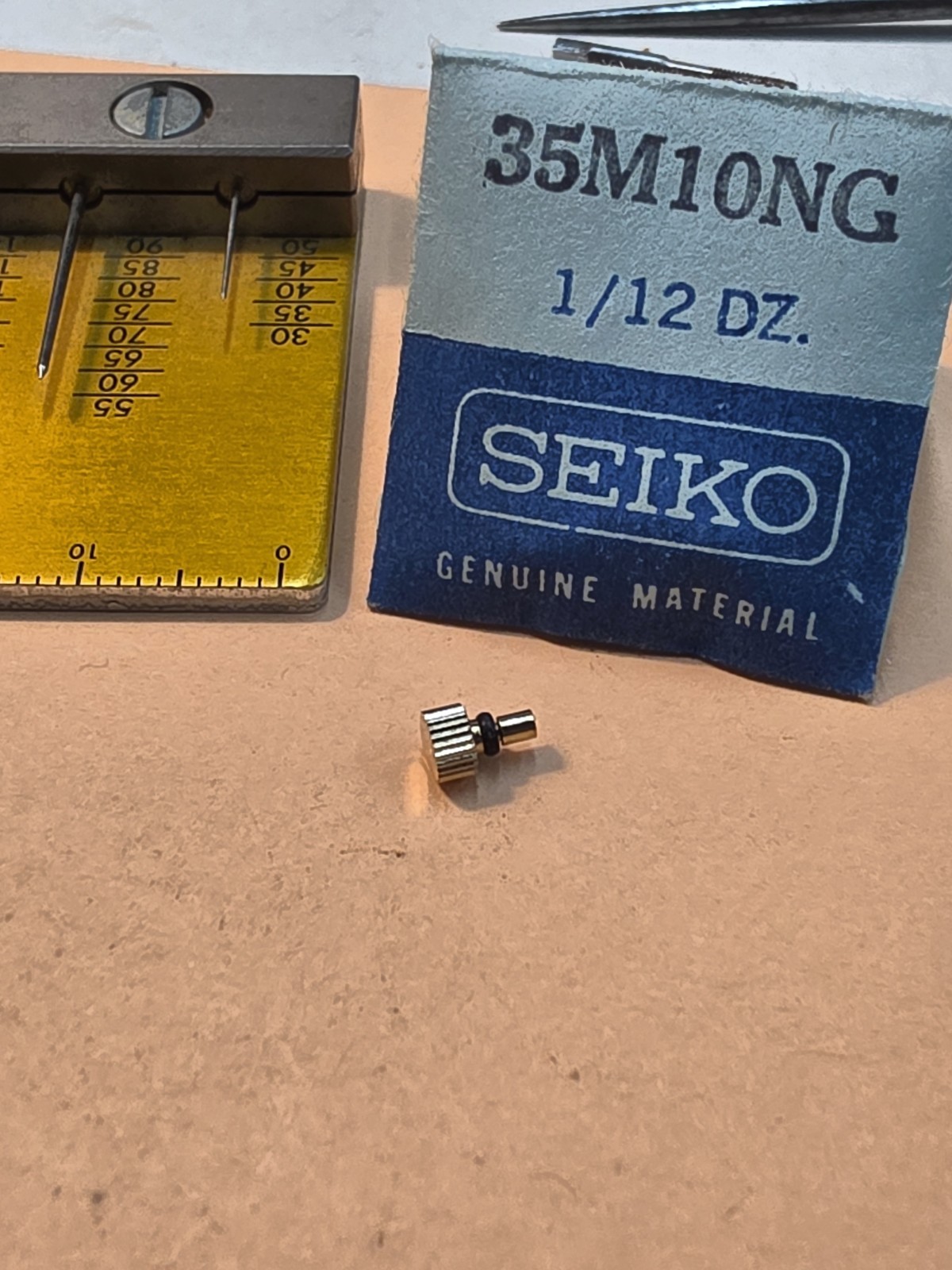 NOS Seiko 3.40 Yellow Crown PN 35M10NG For Cases As Shown