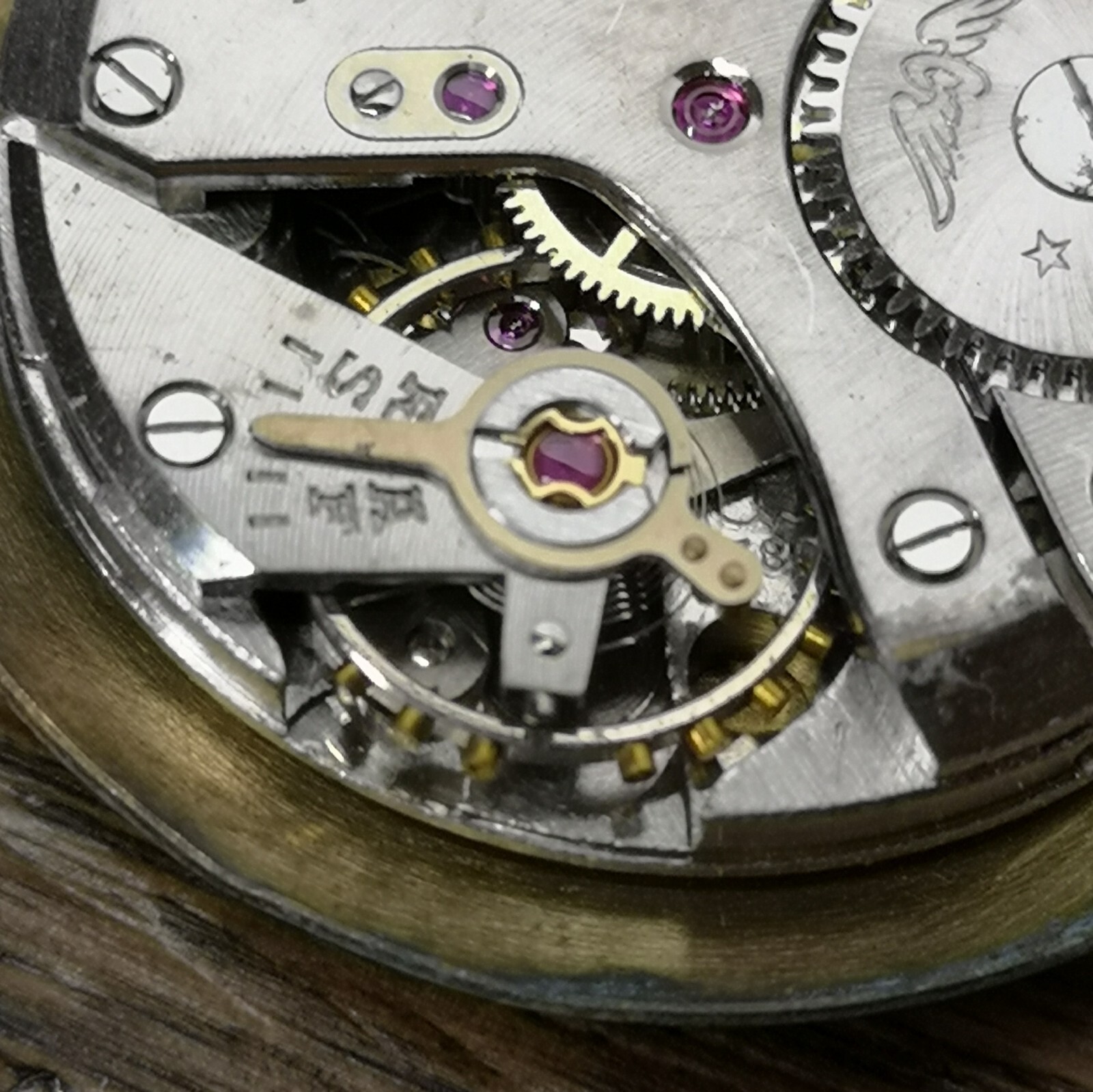 Peseux 380 Rotary Watch Movement, Ticking, For Project or Parts (CQ107)