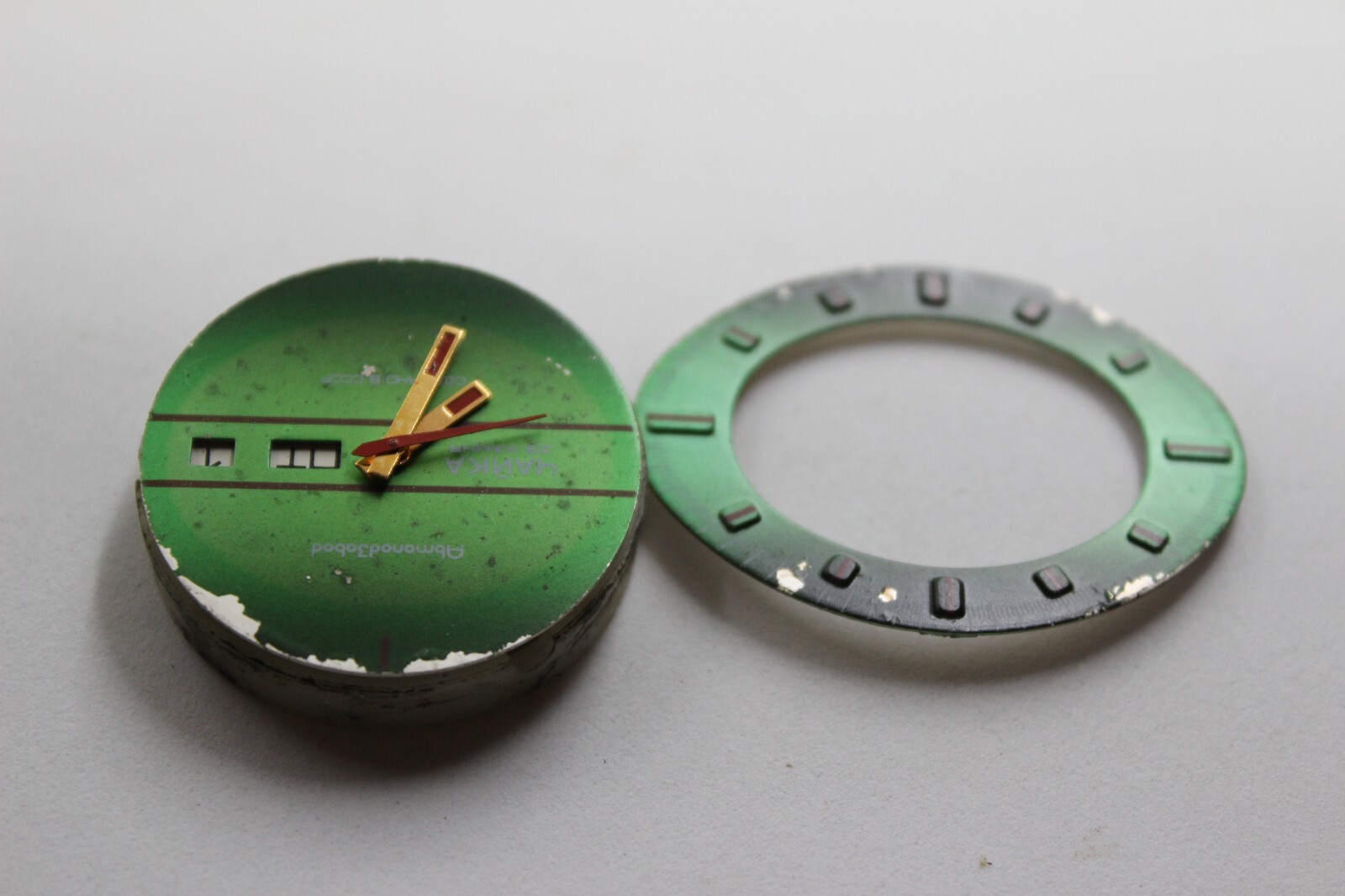 The dial with a mechanism for mens watch Chaika 2628 17 stone USSR does not work