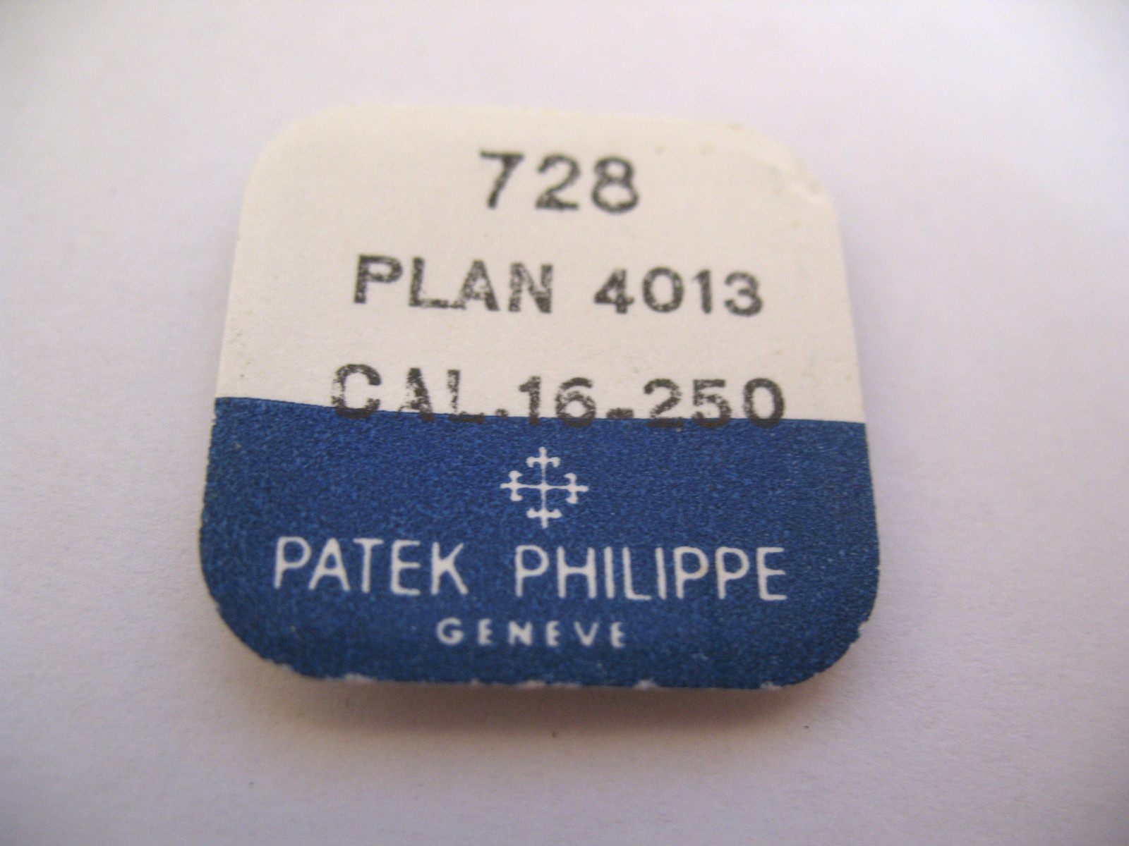 PATEK PHILIPPE 16-250 ASSORTED WATCH MOVEMENT PARTS