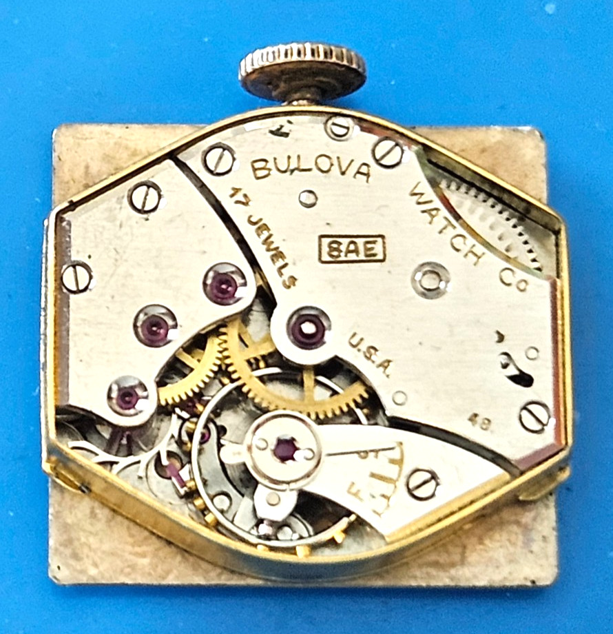 BULOVA 8AE 17J Watch Movement (REMOVED FROM GOLD CASE/BALANCE RUNS) lot76