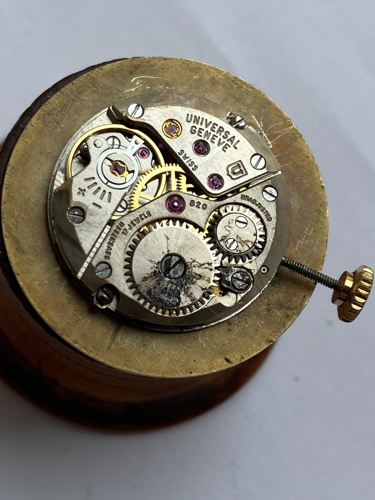 VINTAGE MEN WRIST WATCH FOR PARTS MOVEMENT UNIVERSAL GENEVE AU DIADEME CAL. 820