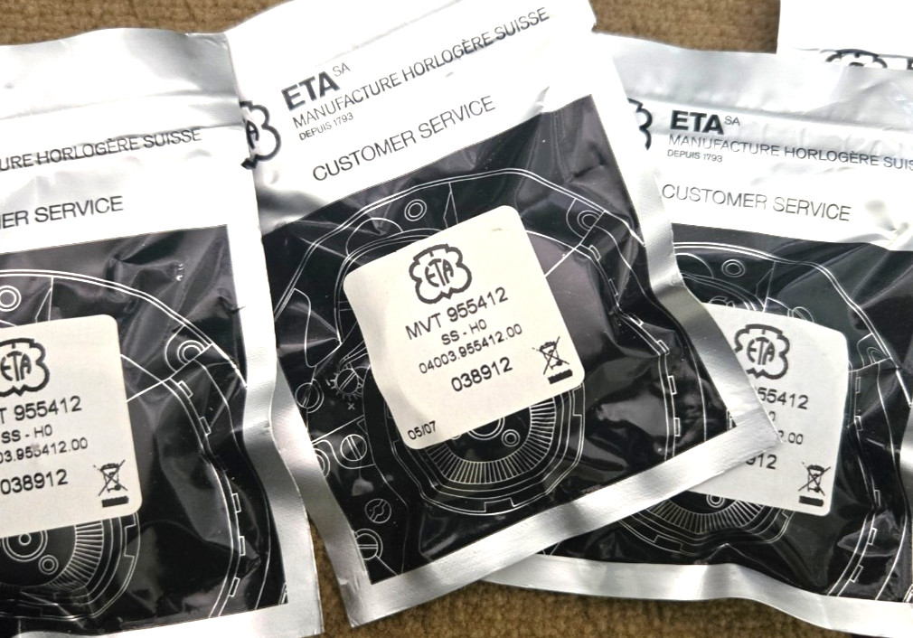 ETA 955.412 955412 Movement 2 hands height 0 (zero) date 3 o’clock new/sealed