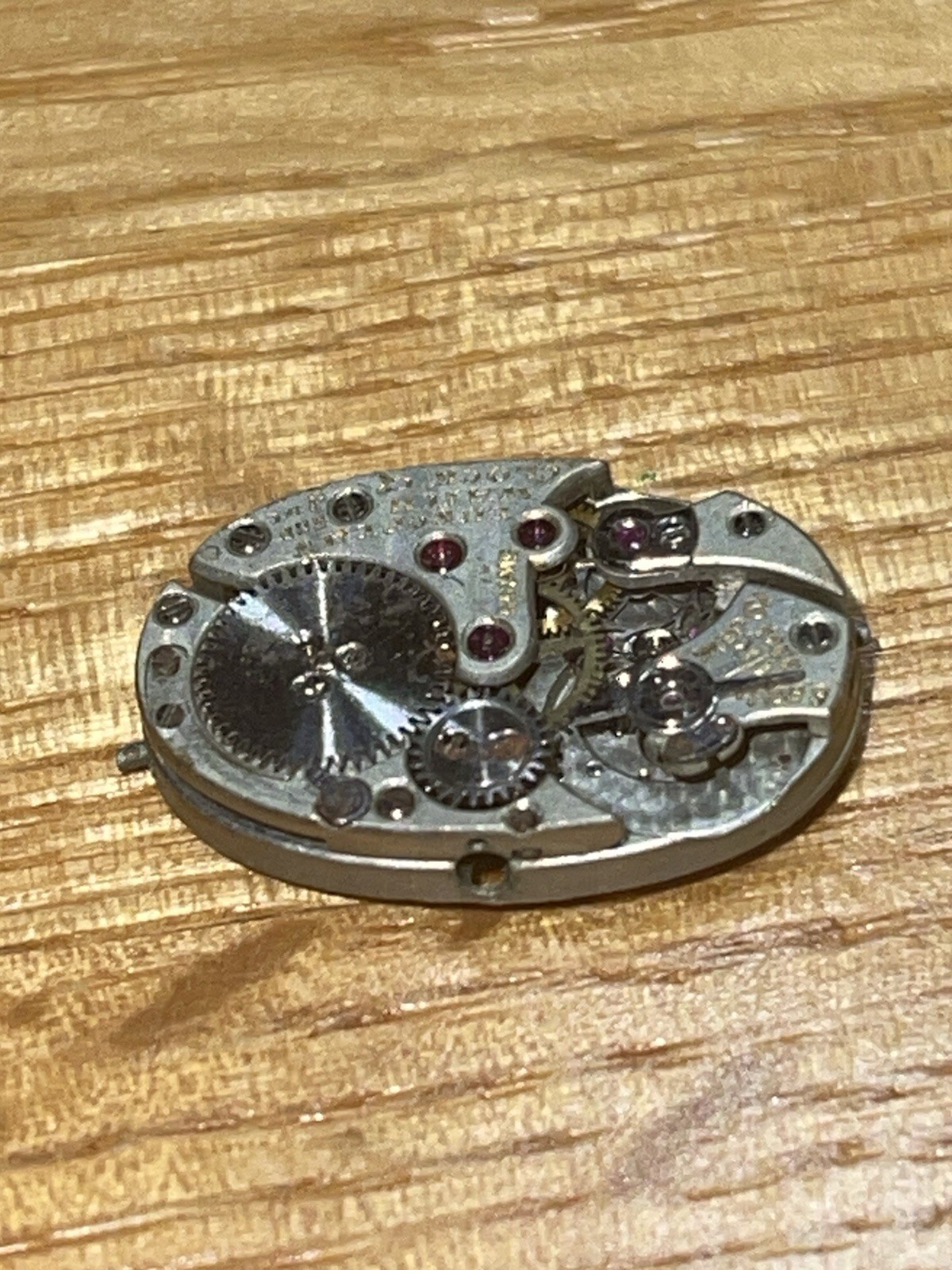 European Watch & Clock Co. Movement 19 Jewels 8 Adj. Swiss Made Vintage 25230