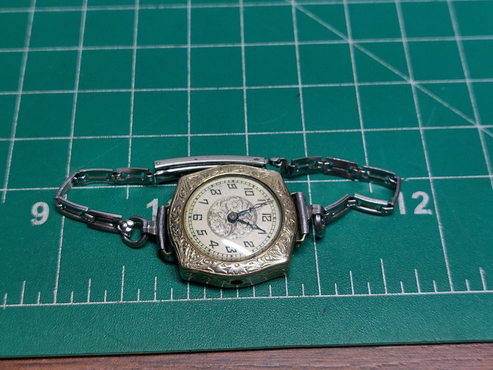 Vintage Exello 16 jewel watch movement For Parts w 14k Gold Filled Case
