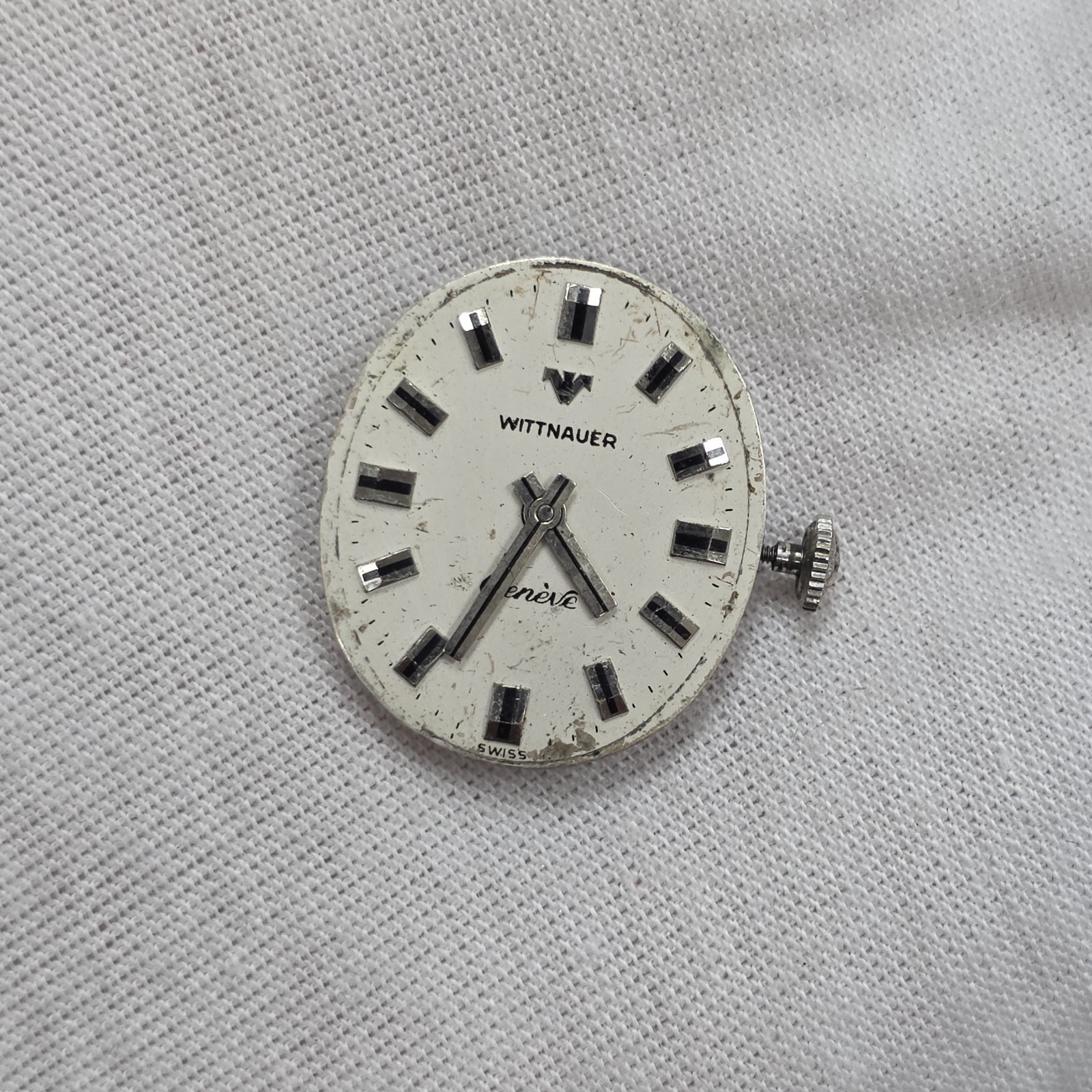 Wittnauer 9E1 Watch Movement Swiss 17 Jewel Mechanical Wind Up Good Balance