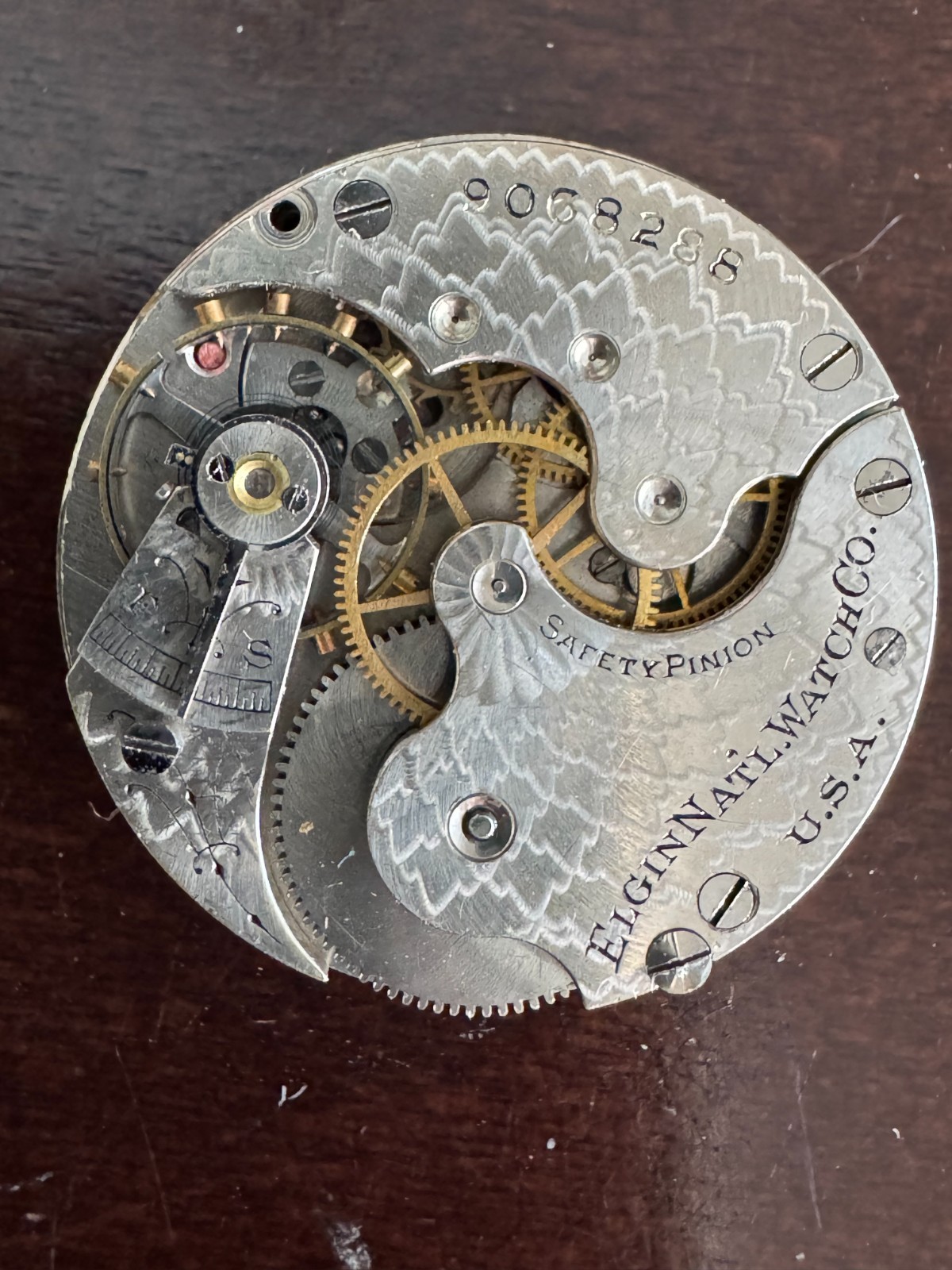 VINTAGE 0 SIZE ELGIN HUNTING POCKET WATCH MOVEMENT GR. 222 KEEPING TIME