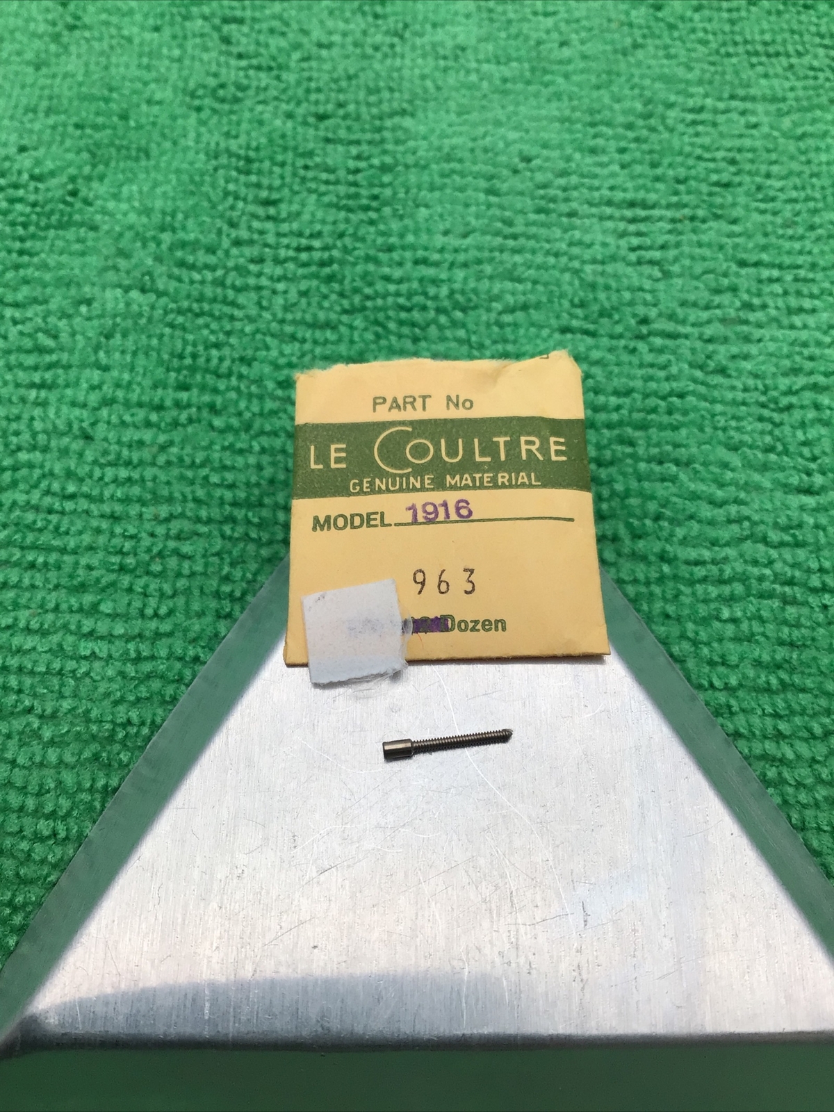 Jaeger LeCoultre Winding Stem Threaded Post Cal. 1906 1916 Part 963 32, NOS