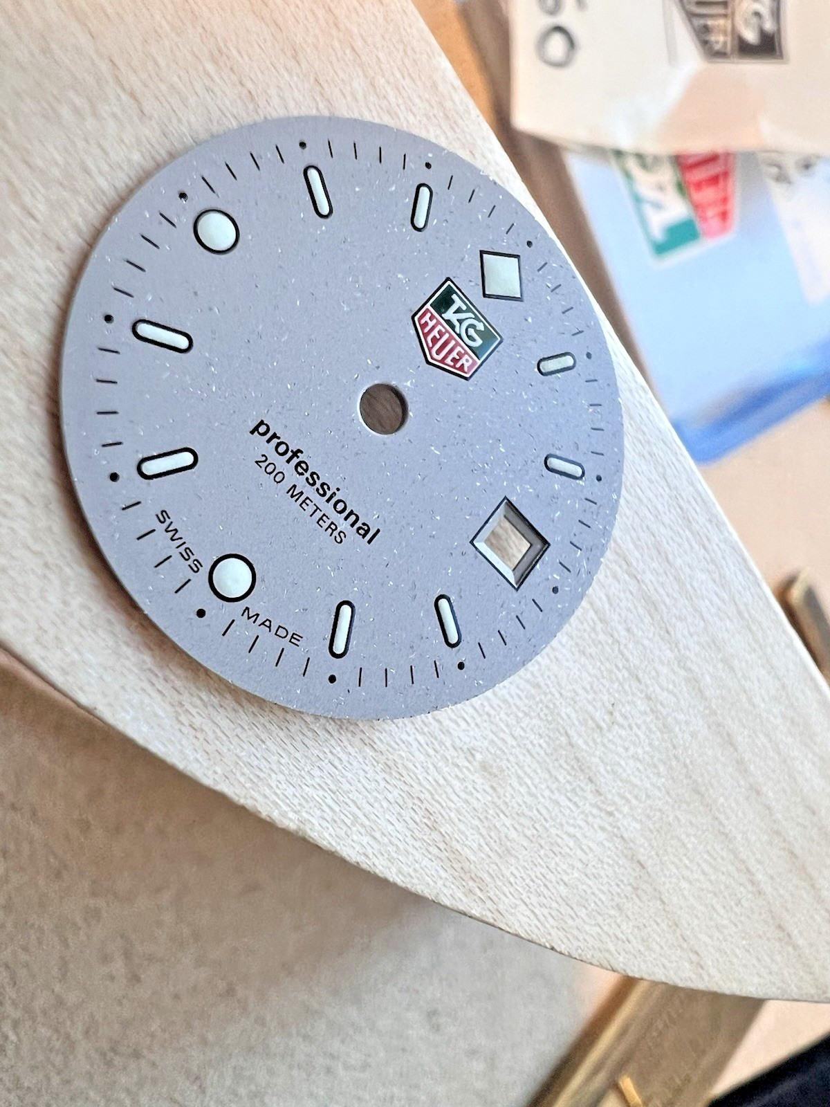 TAG HEUER WATCH DIAL SE- 2000 LADIES HX0160 RED GREEN 21 MM DIAMETER NEW SWISS