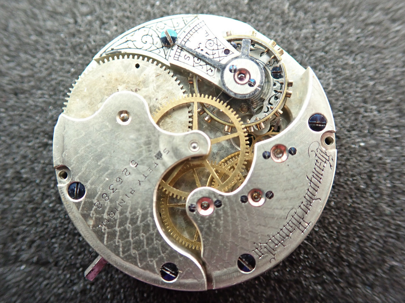 VINTAGE 6 SIZE HAMPDEN PRIVATE LABEL H.C. POCKET WATCH MOVEMENT – NOT RUNNING
