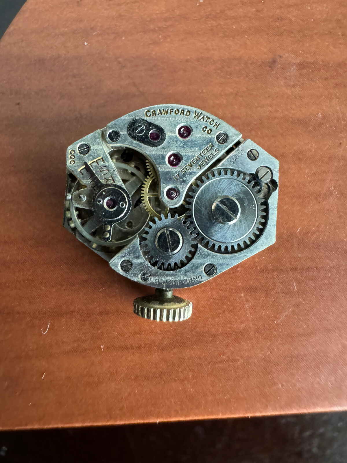 VINTAGE LADIES 17.85 X 15 MM CRAWFORD WRIST WATCH MOVEMENT KEEPING TIME 17 JEWEL