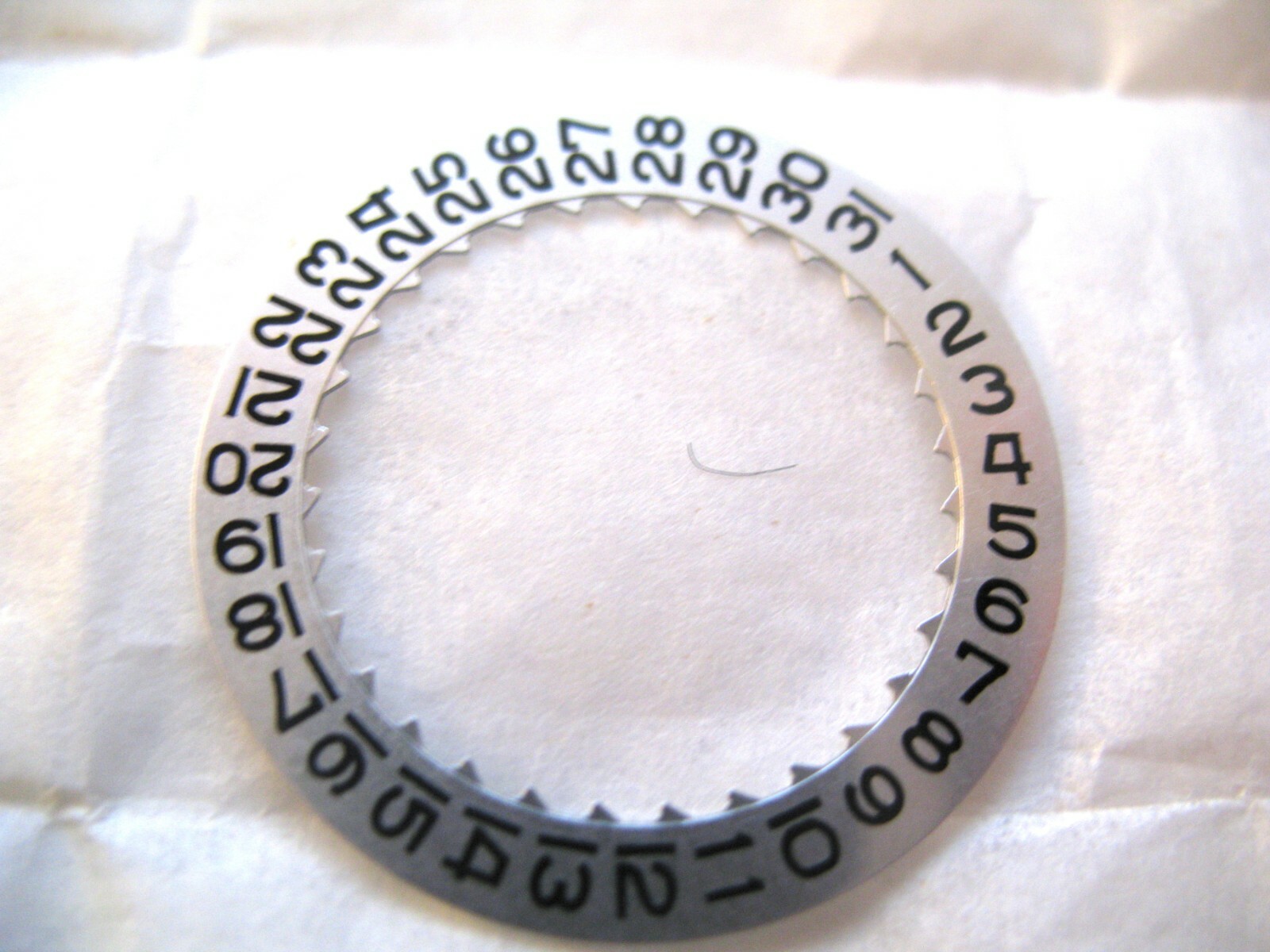 BULOVA 12EBACD,12EBAD DATE DISC 3 O’CLOCK POSITION BLACK NUMBERS ON SILVER 576