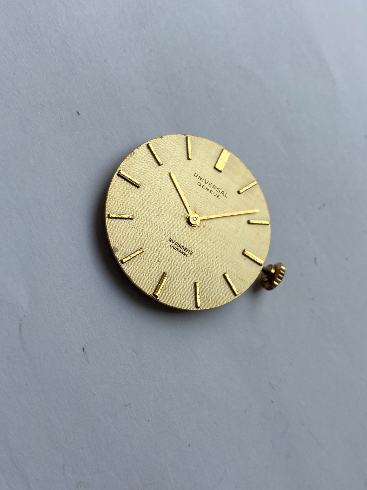 VINTAGE MEN WRIST WATCH FOR PARTS MOVEMENT UNIVERSAL GENEVE AU DIADEME CAL. 820