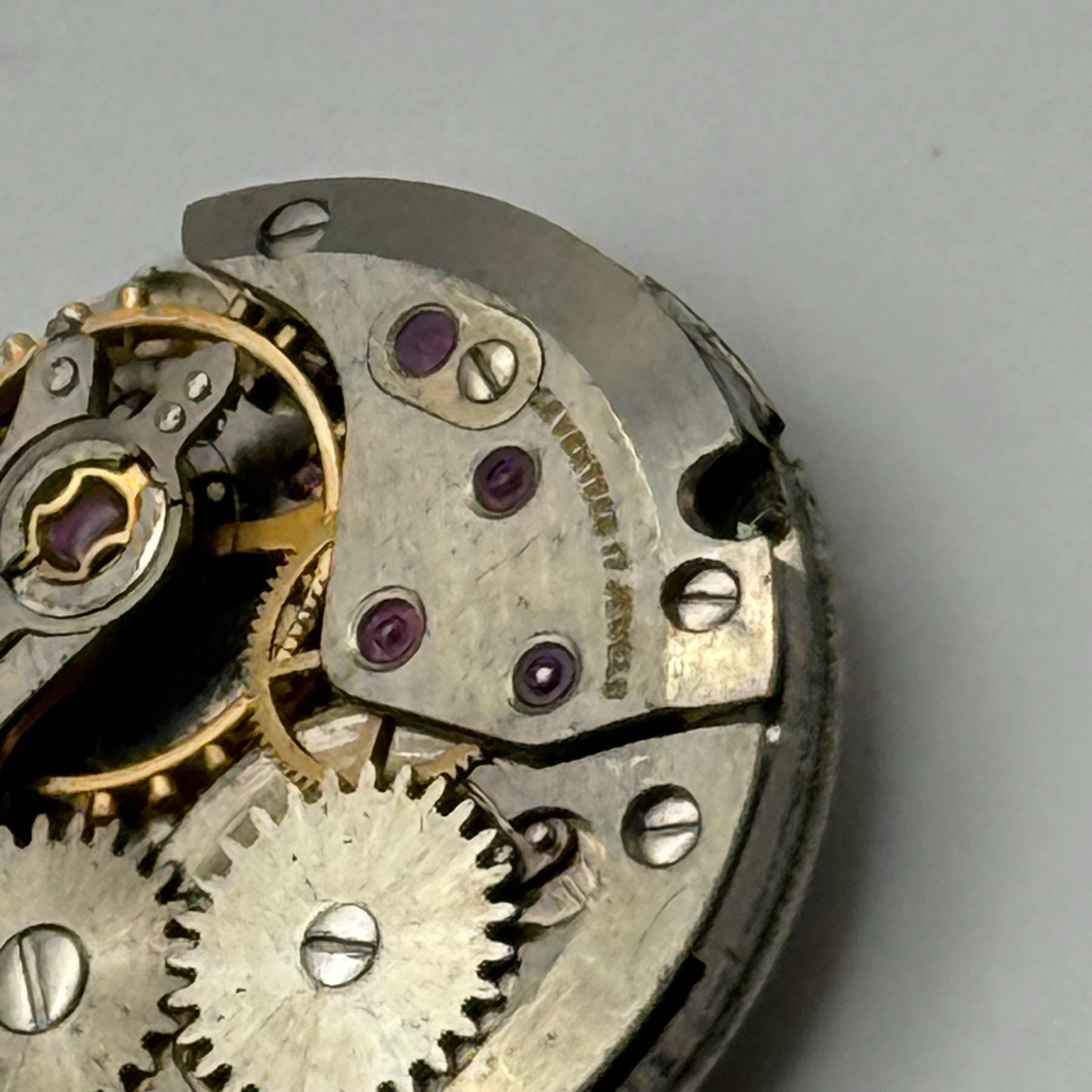 ETA 2510 Watch Movement Garrard 17 Jewels Ladies Manual Wind Vintage Parts 17.5m