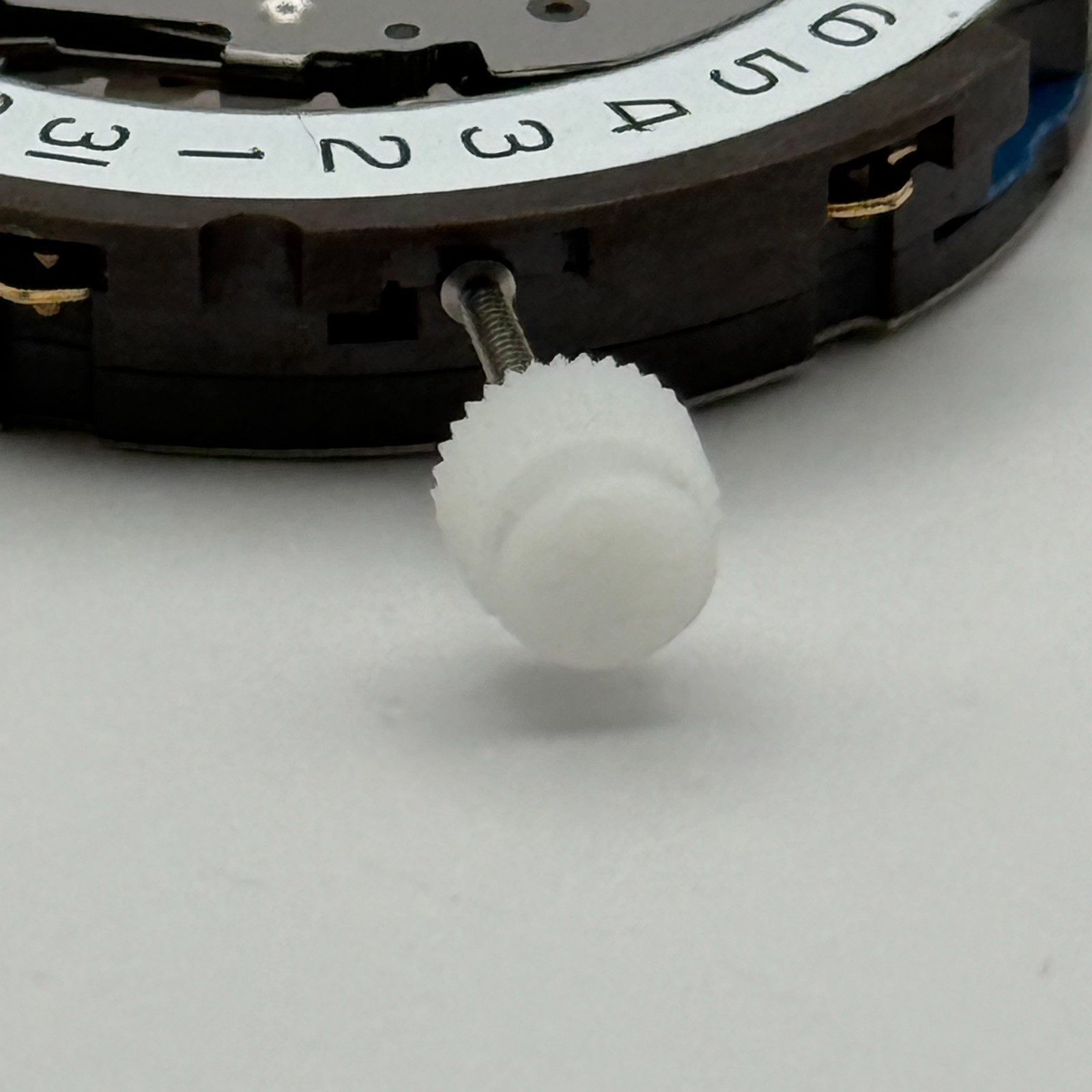 ETA G10.211 Watch Movement Quartz 4 Jewels Swiss Date Parts Untested 31.6mm