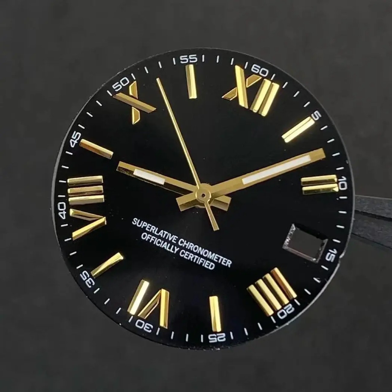 28.5mm Watch Dial Hands Green Lumin Single Calendar For NH35 36 38 4R Movements