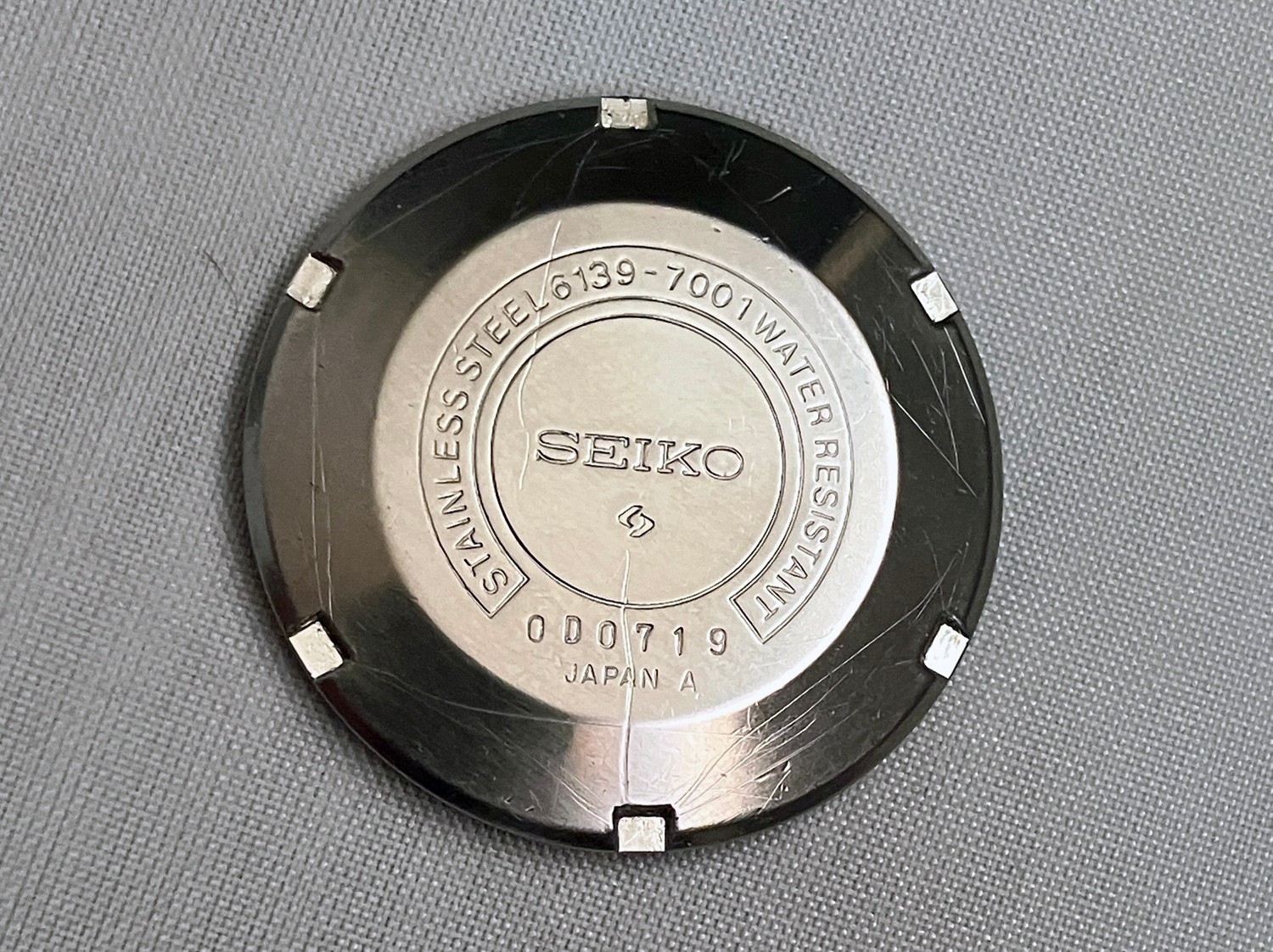 Seiko 6139-7001 WATER RESISTANT Screw-on Case Back 1970/D