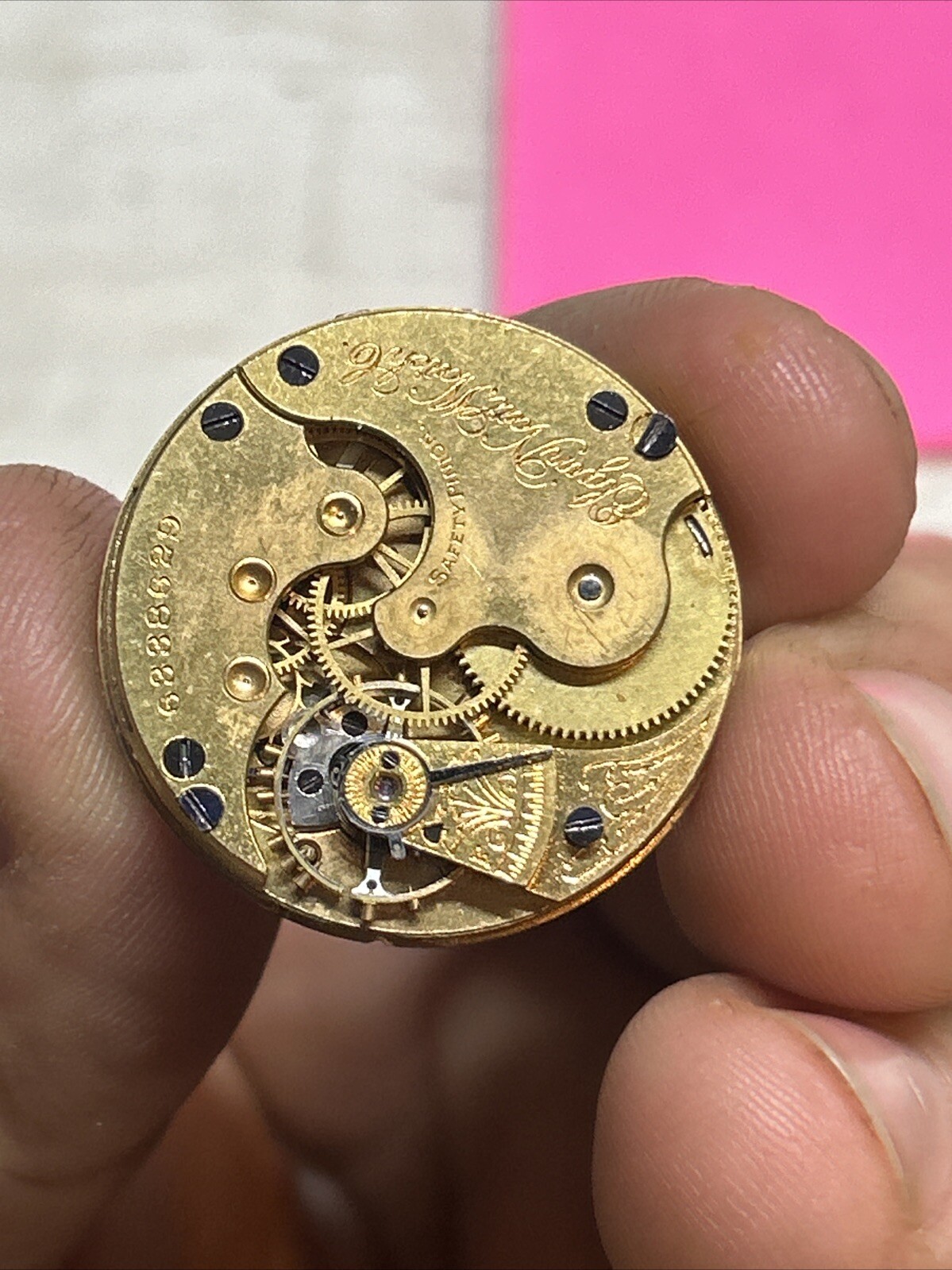 VINTAGE 0 SIZE ELGIN POCKET WATCH MOVEMENT Ticks Free For Repair