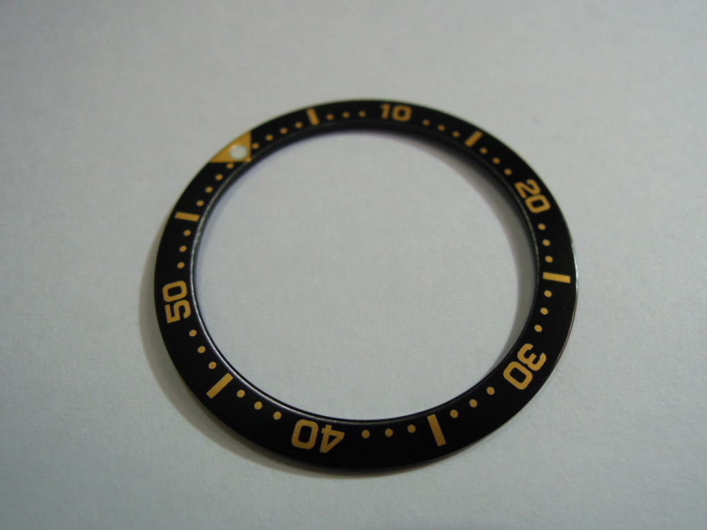 NEW BLACK/GOLD 33.5MM BEZEL INSERT MEDIUM DIVERS SKX013 (7S26-0030) / 4205-0150