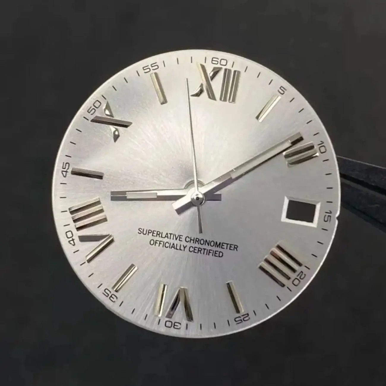 28.5mm Watch Dial Hands Green Lumin Single Calendar For NH35 36 38 4R Movements