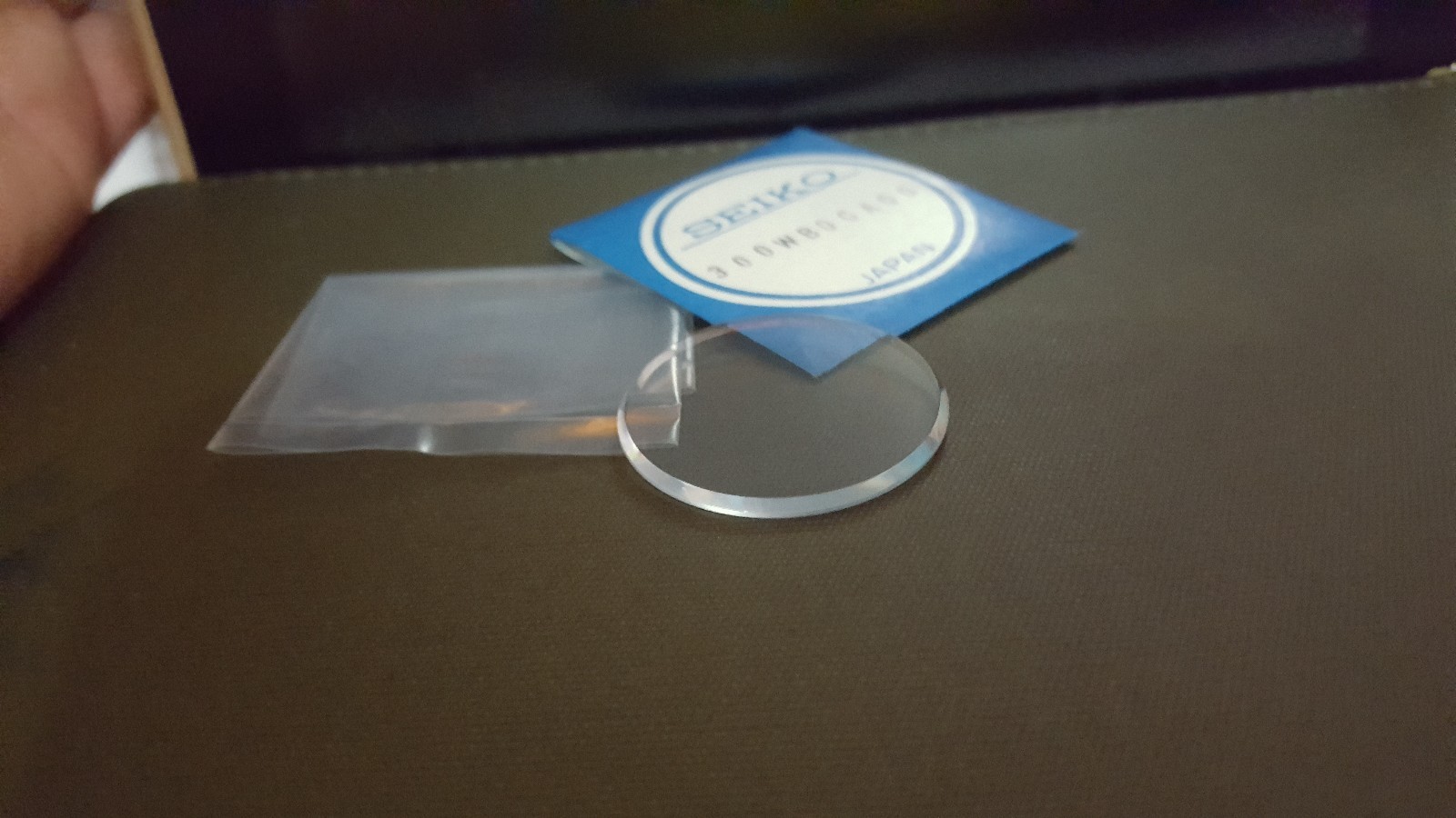 300WB0GA00 GENUINE ORIGINAL GLASS SEIKO QUARTZ SPORTS 7546 8229 PLS. SEE LISTS