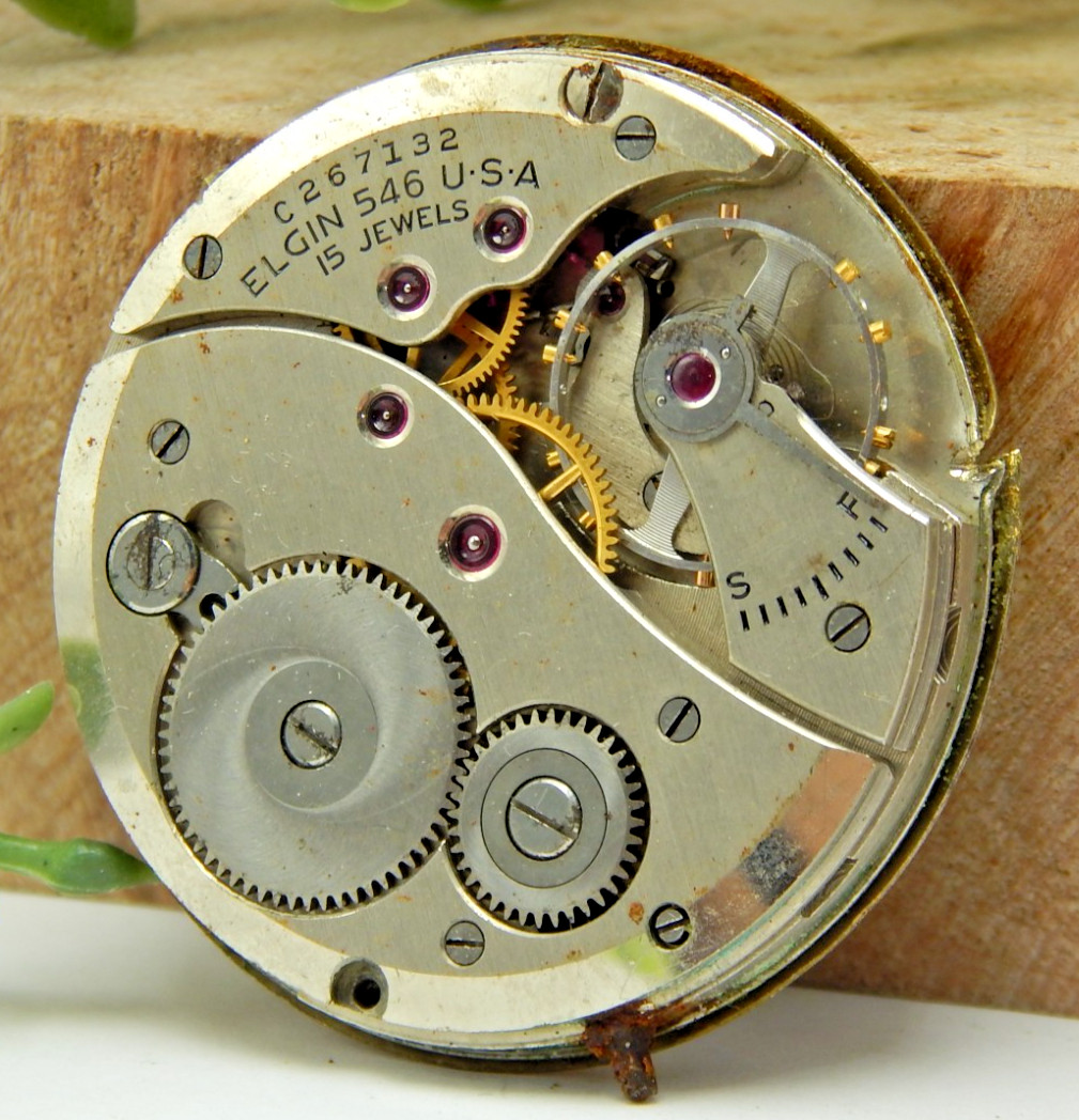 Vintage 1942 Elgin 546 10s 15 jewel adjusted open face pocket watch movement