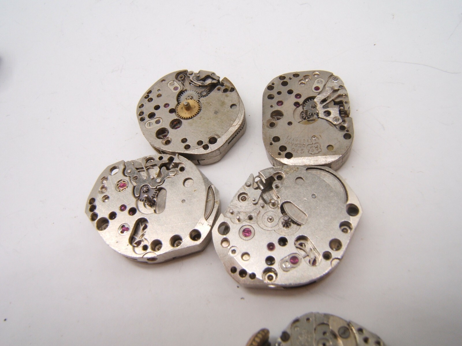 13 SMALL WOMEN’S WATCH MOVEMENTS PARTS REPAIR MECHANICAL WIND UP (LOT HI)