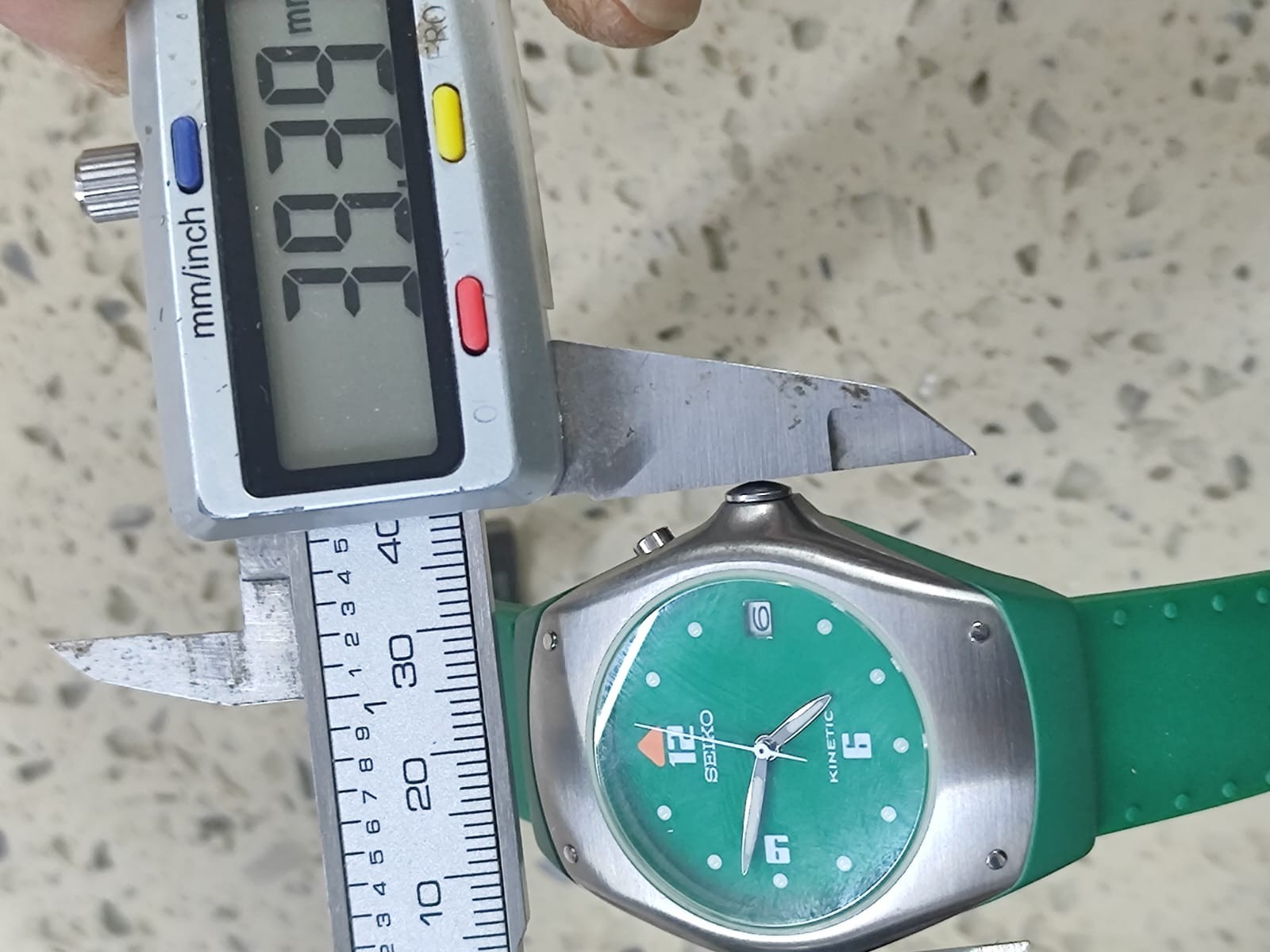 1995 Vintage Seiko Kinetic Blue Watch 5M42-0H09 Green Work need Battery USED