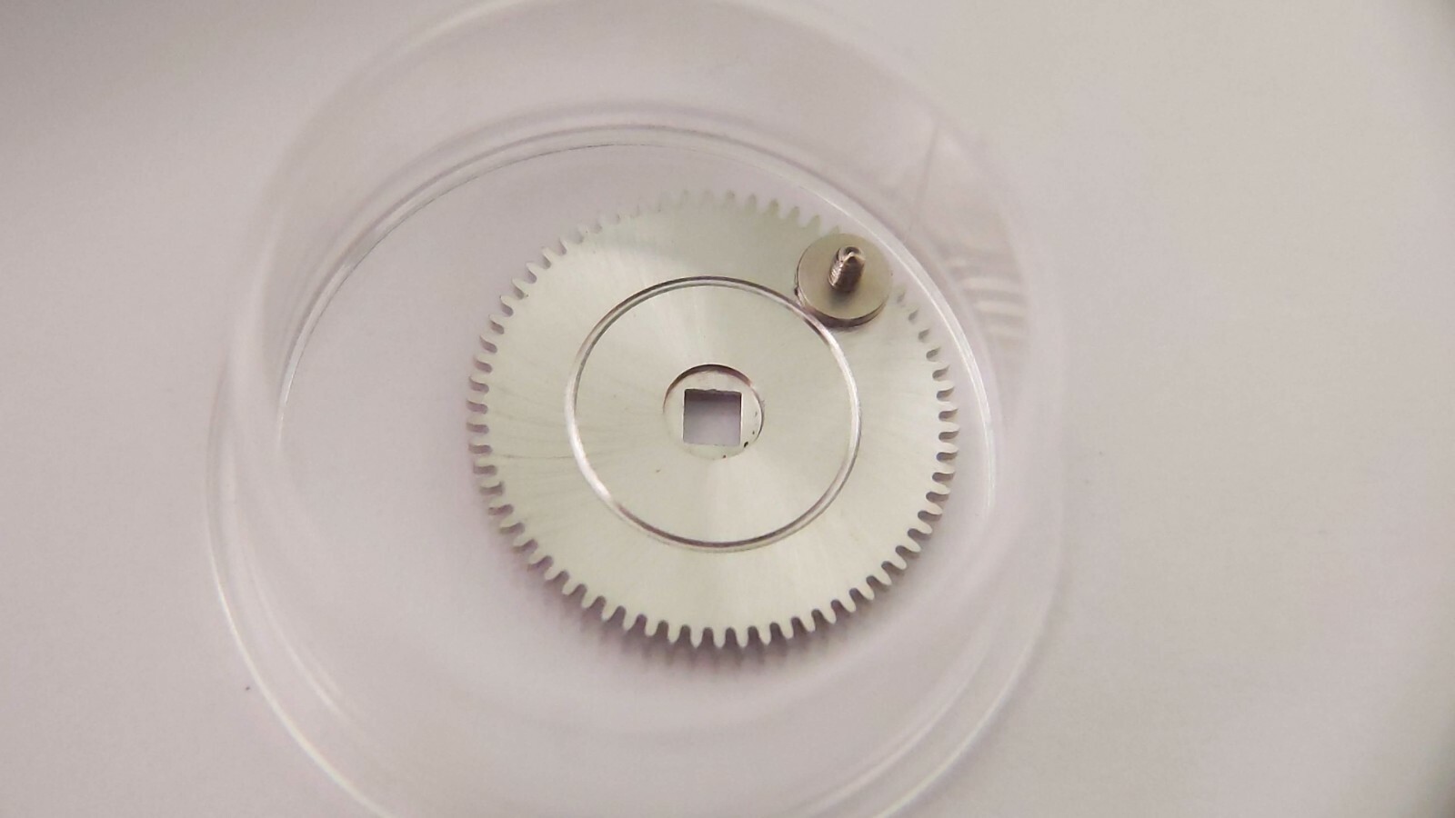 Lecoultre K866 RATCHET WHEEL AND SCREW. great condition, pre-owned for watch rep
