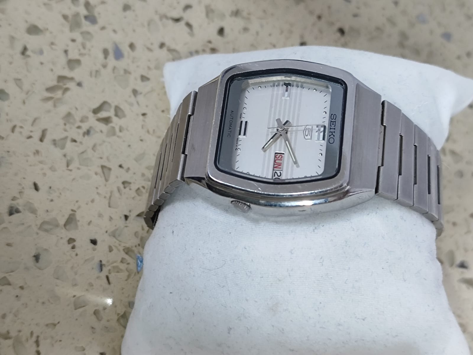 1982s – Seiko NOS Rare Vintage Seiko 5 Automatic 7009-5450 Silver Dial Working