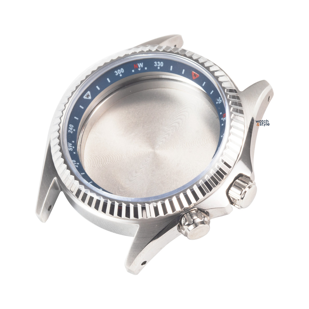 RC1697 Alpinist Style Case Blue Chapter Ring – Fluted