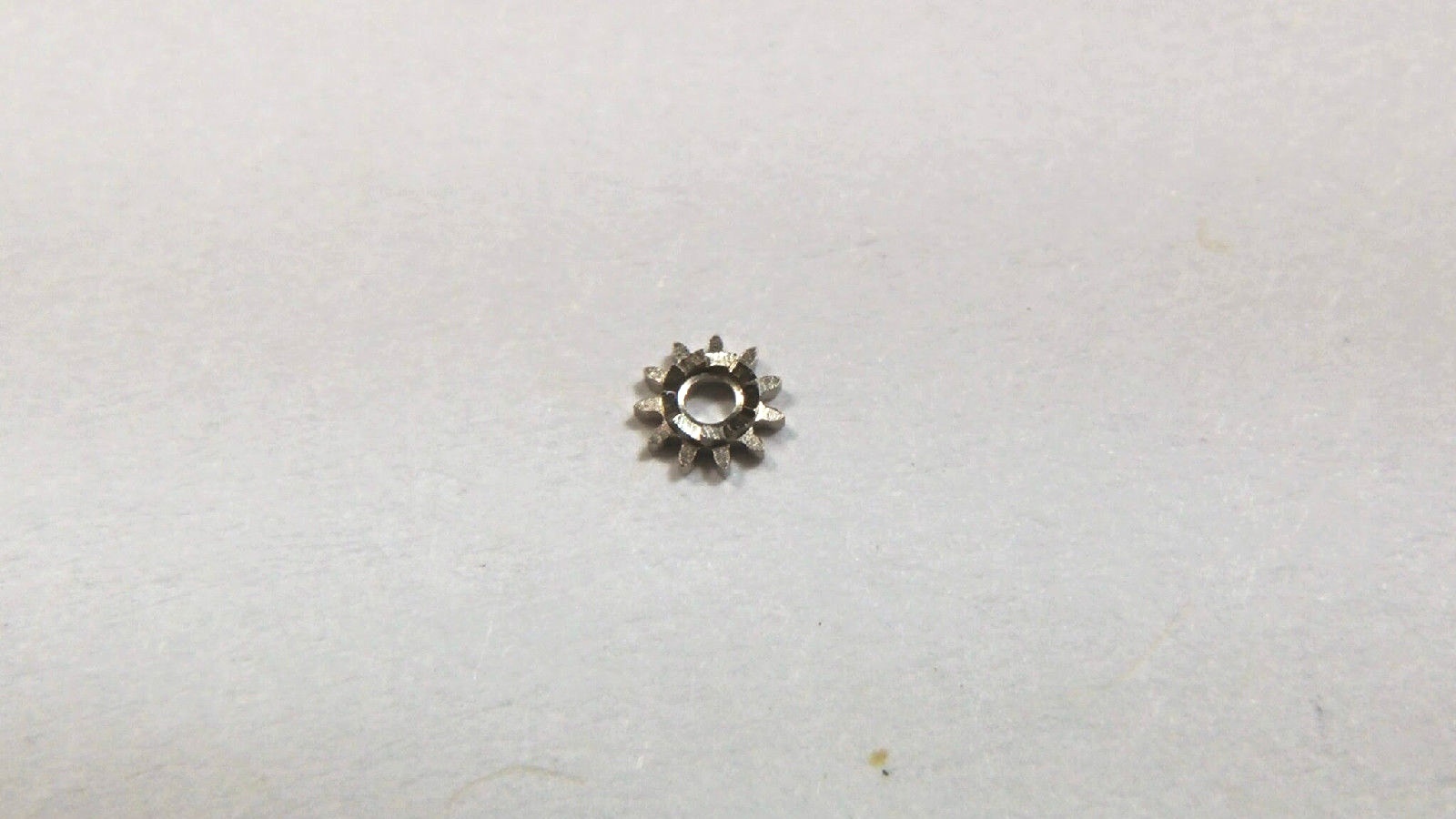 Le Coultre Winding Pinion for 910, 911, part 410, watch part