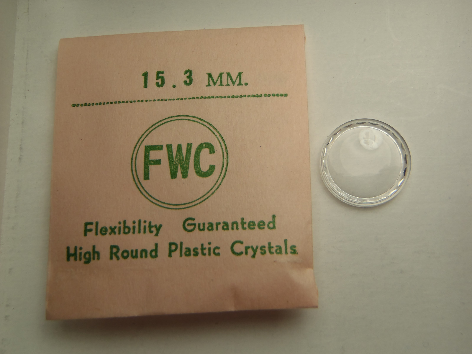FWC HIGH ROUND Diamond Edge PLASTIC WATCH STEP CRYSTAL 15.3 MM NOS