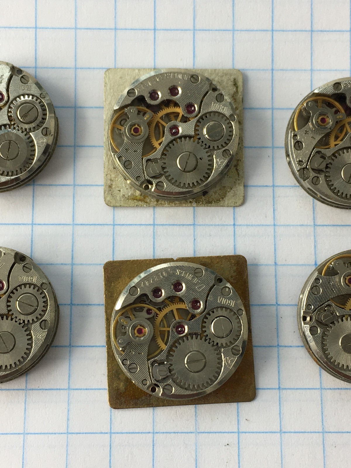 Lot of 20 Vintage Chaika (USSR) women’s wristwatch movements for parts