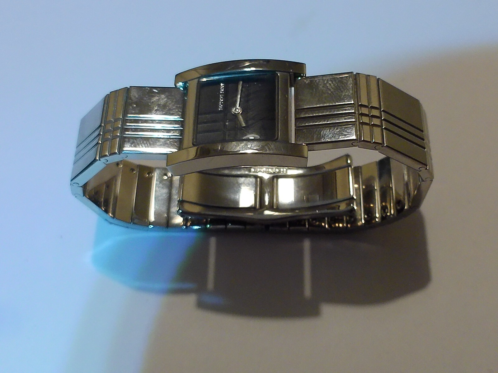 NOS Genuine LADIES BURBERRY watch, model BU4310, qtz swiss m/ment,