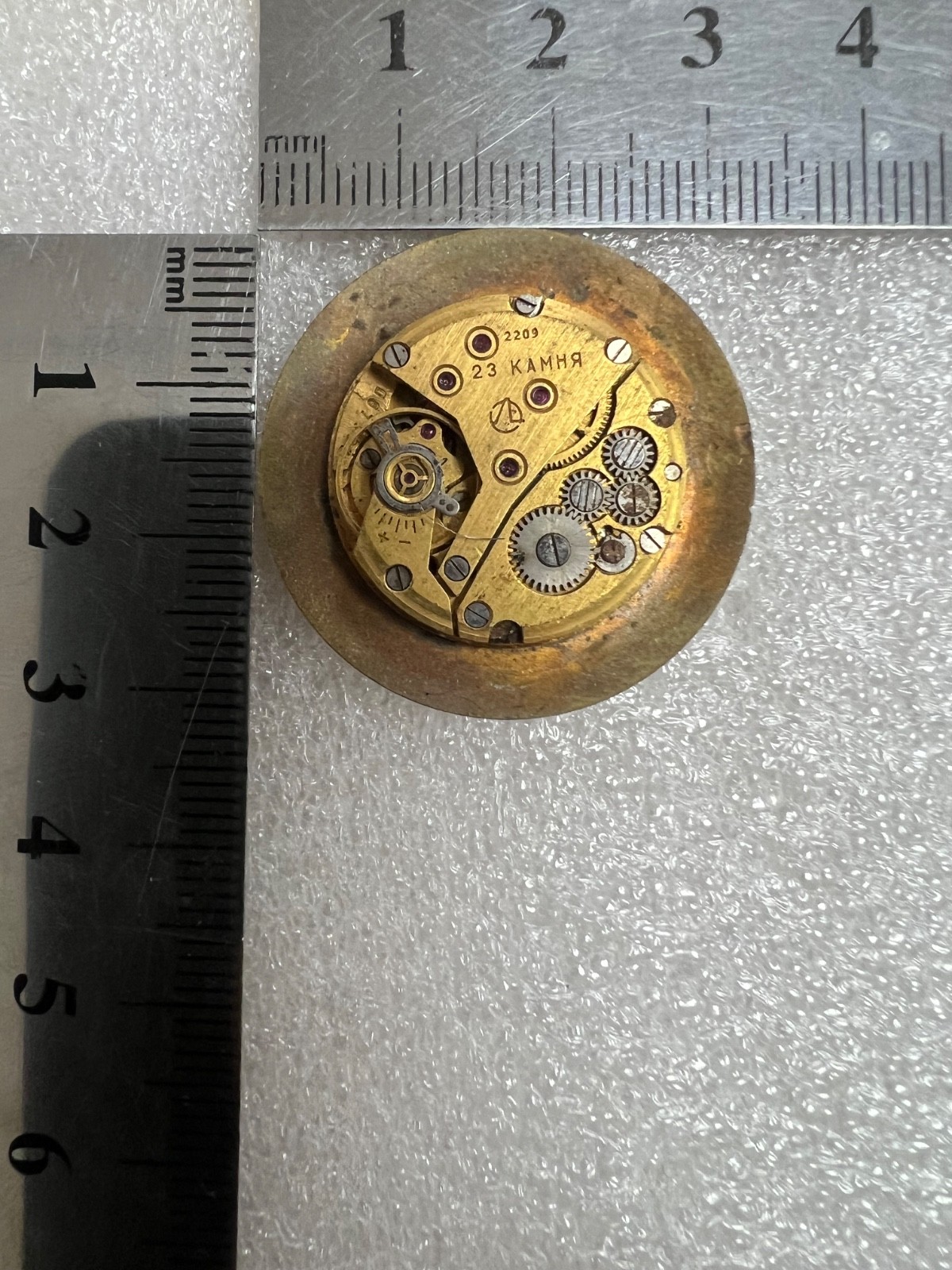 USSR LUCH movement 2209 caliber Gold Plated watch mechanism. FOR PARTS .