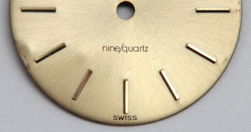 VINTAGE CONCORD NINE/QUARTZ MARINER Brand Watch Dial Gold Tone 19.5mm Diameter