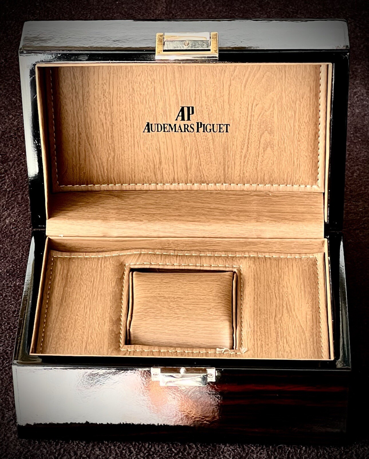 Original Swiss “Audemars Piguet” Walnut Watch Case & Outer Box (8”x6”x 6”, 935g)