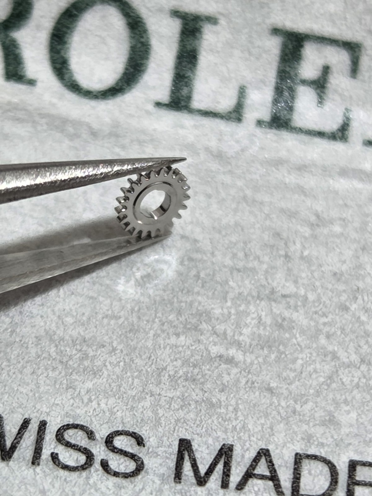 ROLEX 3135-550. 11x genuine part used like new
