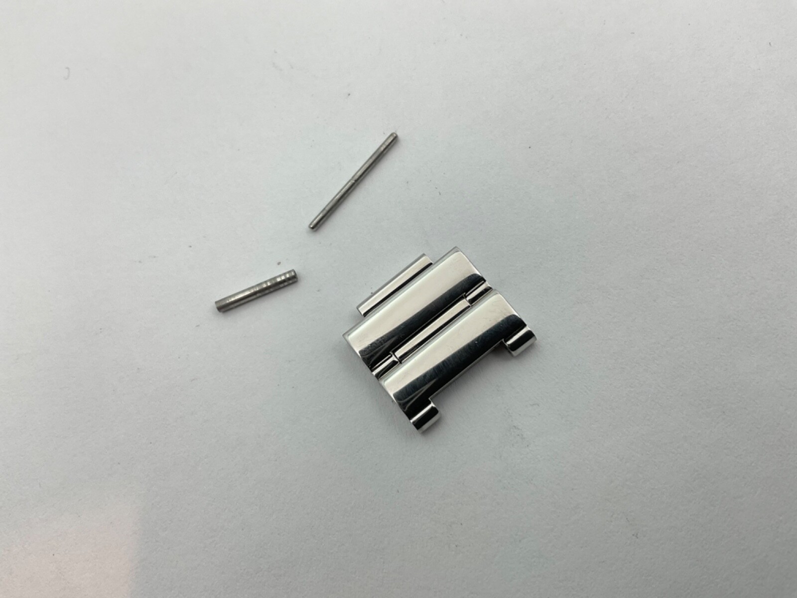 Movado Bold MB.01.3.20.6622 S/S 15mm 2 links 3600773 & others see descriptions