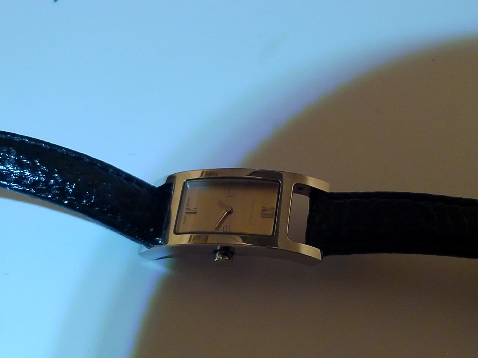 NOS Genuine LADIES BURBERRY watch, model BU1009, qtz swiss m/ment,