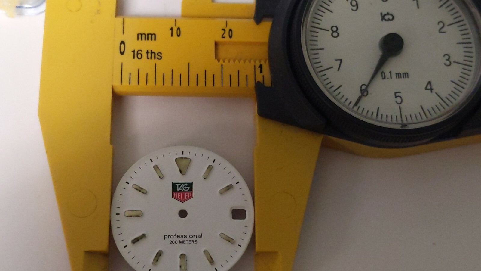 Pre-owned Tag Dial WHITE 26mm date window Hx067, HC0044, HA0052