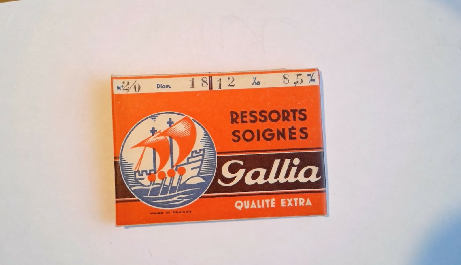 PIÈCE HORLOGERIE POUR MONTRE UN RESSORT DE BARILLET