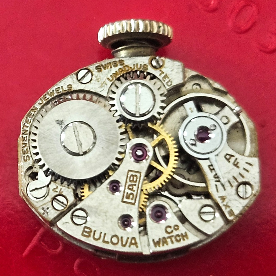 BULOVA 5AB 17J Watch Movement (REMOVED FROM GOLD CASE/BALANCE RUNS) LOT525